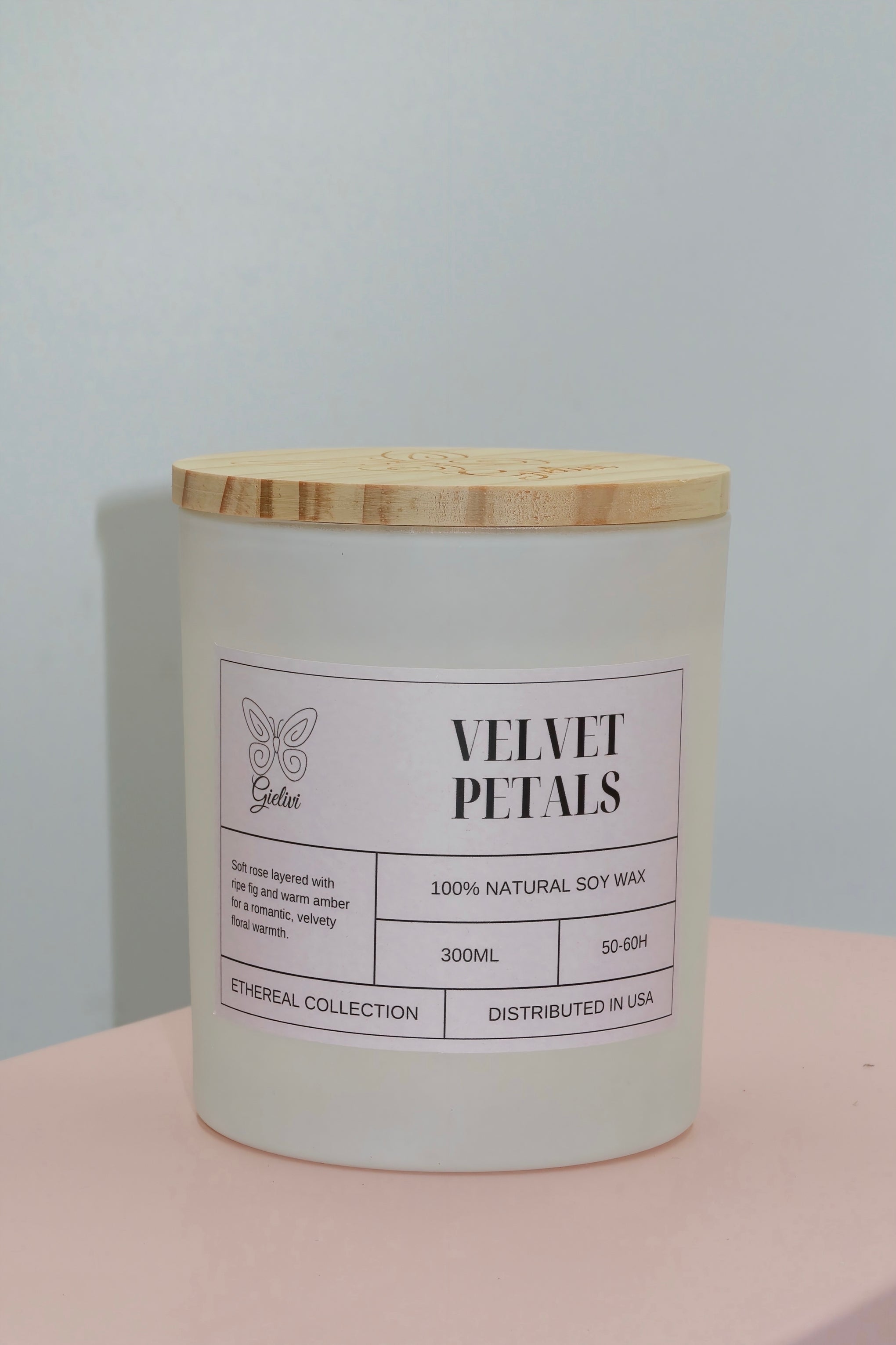 Velvet Petals – Luxury Soy Candle for a Romantic, Cozy Atmosphere
