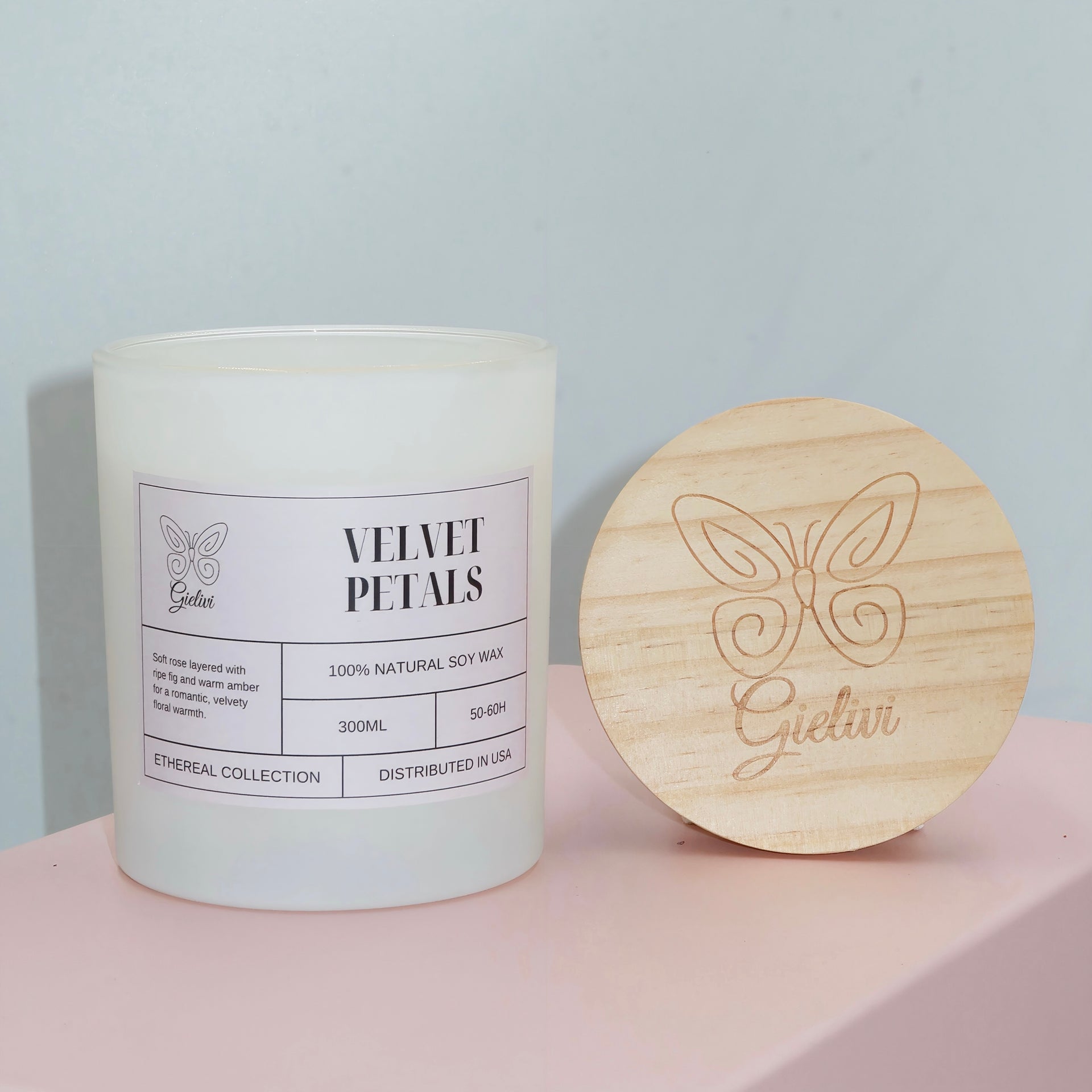Velvet Petals – Luxury Soy Candle for a Romantic, Cozy Atmosphere