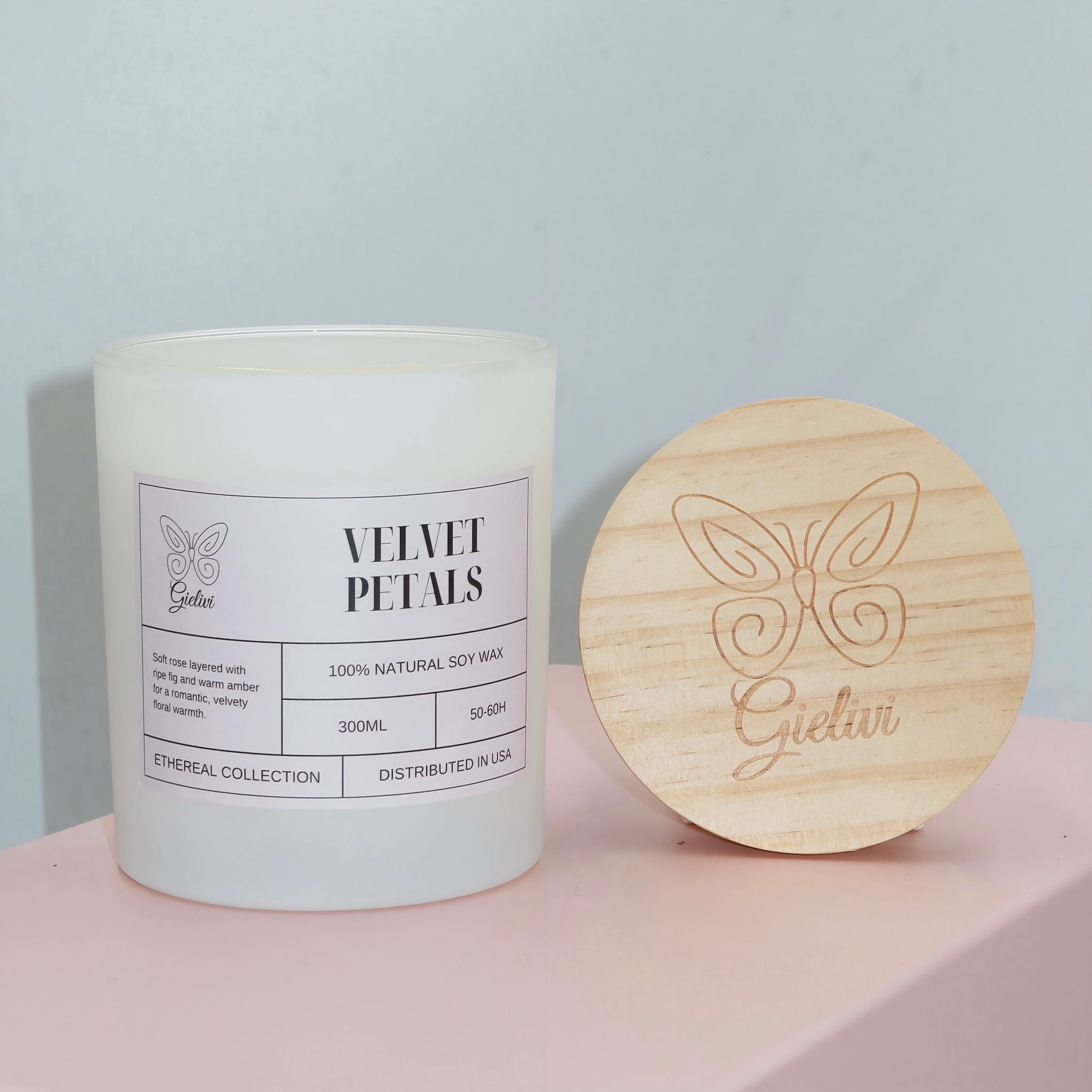 Velvet Petals – Luxury Soy Candle for a Romantic, Cozy Atmosphere