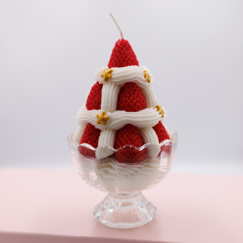 Strawberry Sundae Candle – Sweet, Aesthetic & Irresistible