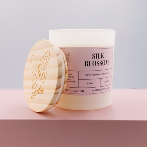 Silk Blossom Candle – Soft, Elegant & Luxuriously Floral