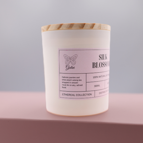 Silk Blossom Candle – Soft, Elegant & Luxuriously Floral